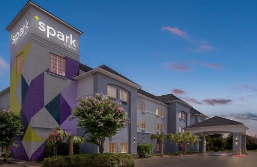 Missouri City Hotel | Spark By Hilton Missouri City