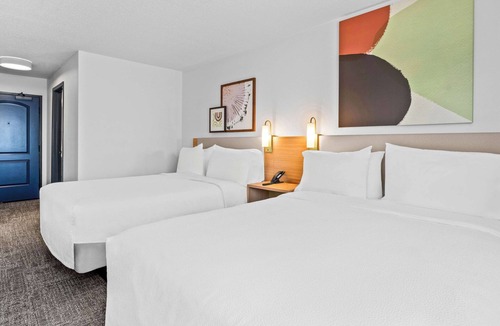 Modesto Hotel | Spark by Hilton Modesto