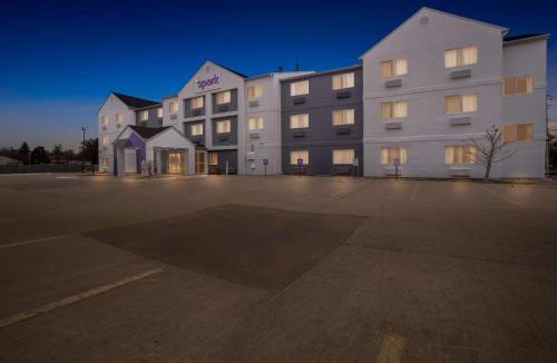 Moline Hotel | Spark By Hilton Moline Quad Cities