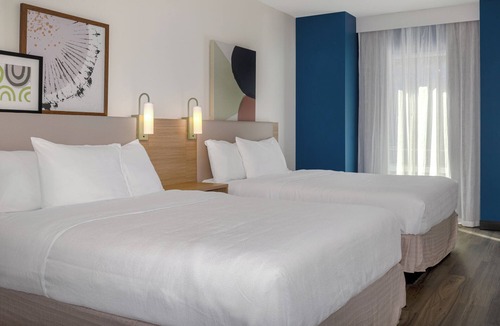 Cote-Des-Neiges—Notre-Dame-De-Grace Hotel | Spark By Hilton Montreal Midtown