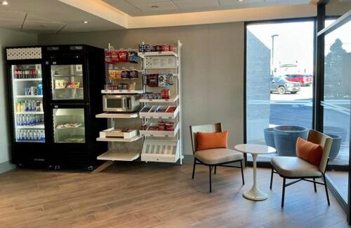 Brossard Hotel | Spark by Hilton Montreal Brossard