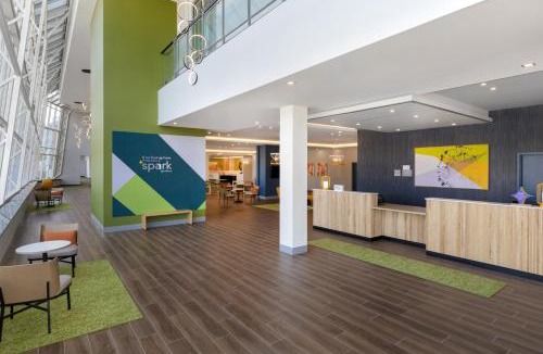 Cote-Des-Neiges—Notre-Dame-De-Grace Hotel | Spark By Hilton Montreal Midtown