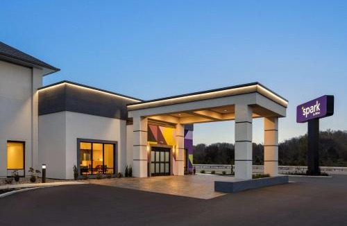 Pennington Bend Hotel | Spark By Hilton Nashville At Opryland