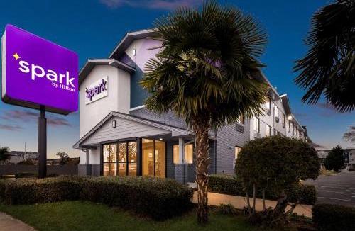 North Camellia Acres Hotel | Spark by Hilton Norfolk