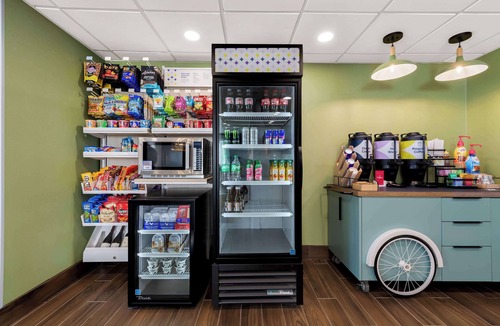 North Camellia Acres Hotel | Spark by Hilton Norfolk