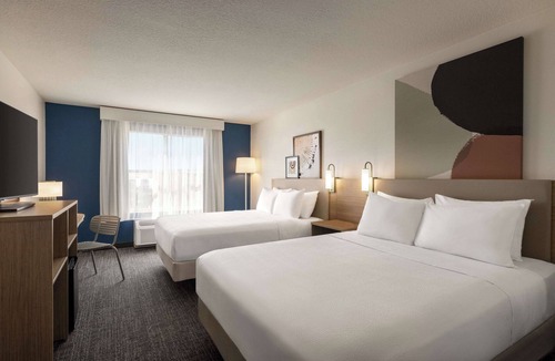 Florida Center Hotel | Spark by Hilton Orlando Universal Blvd