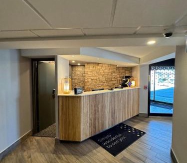 Oshawa Hotel | Spark by Hilton Oshawa