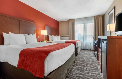 Oshawa Hotel | Spark by Hilton Oshawa