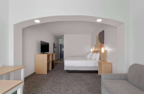 Far North Central Hotel | Spark by Hilton San Antonio Dominion