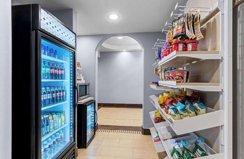 West San Antonio Hotel | Spark by Hilton San Antonio near SeaWorld