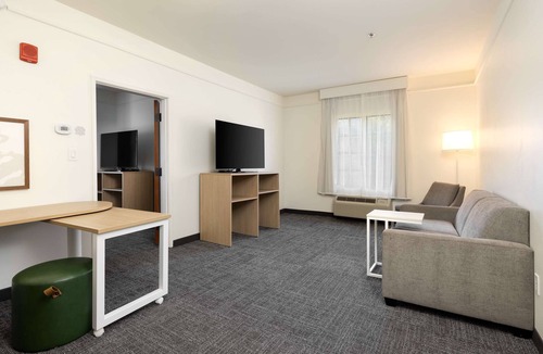 Eden Hotel | Spark by Hilton Savannah Airport