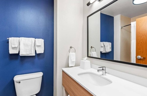 Shawnee Hotel | Spark by Hilton Shawnee