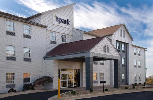 St. Robert Hotel | Spark by Hilton St Robert Fort Leonard Wood