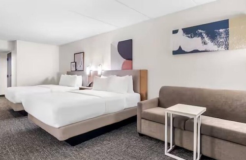 Stafford Hotel | Spark by Hilton Stafford Sugar Land