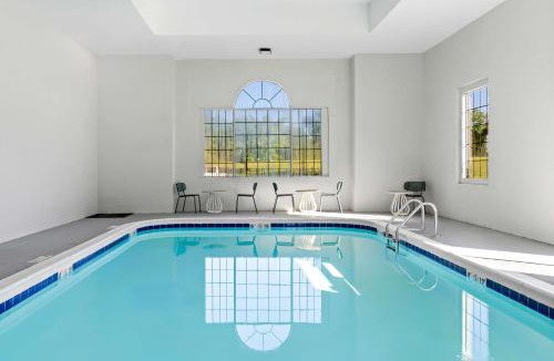 Winston - Salem Hotel | Spark by Hilton Winston-Salem University