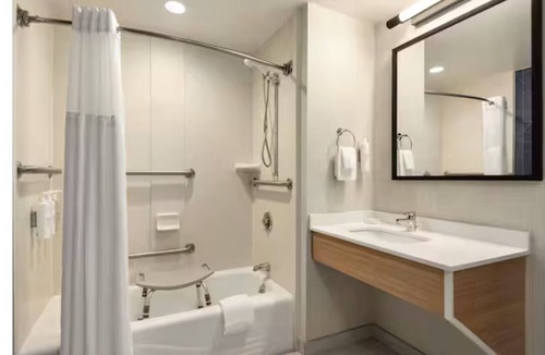 Woburn Hotel | Spark by Hilton Woburn Boston