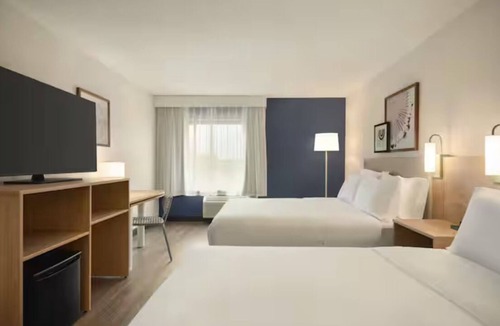 Woburn Hotel | Spark by Hilton Woburn Boston