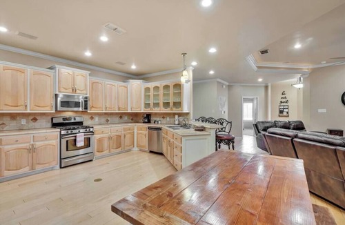 Lubbock House | Spark Getaways: The Kiyo