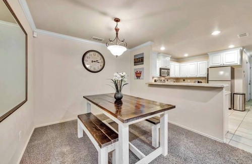 Lubbock House | Spark Getaways: The Shapiro