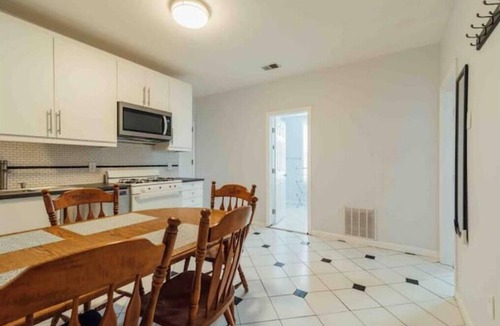 North Ironbound Apartment | Sparkling 3bdr Newark/Ironbound mins to EWR, walk to PATH