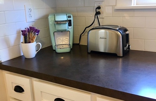 Petaluma House | Sparkling clean 1920's bungalow