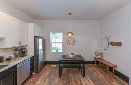 York Apartment | Sparkling Clean Historic Liberty Belle
