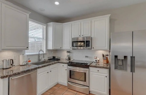 Far North Dallas House | Sparkling Gem for Families or Groups!