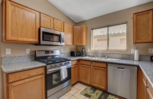 Silverado Ranch House | Sparkling Home, Safe, Quiet & Clean! Convenient Location!