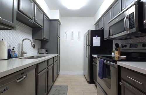 South Scottsdale Condo | Sparkling Pool*Corner Unit*Walk Everywhere*