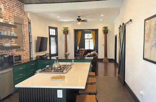 Midtown House | Sparkling pool Historic 6-BR Oasis Near Downtown