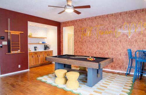 North Central Thousand Oaks House | Sparkling Pool Hot Tub Game Room Kids Area