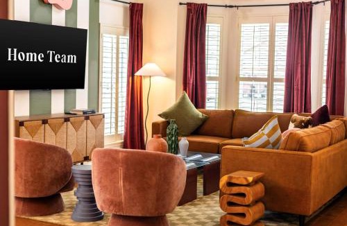 North Central Thousand Oaks House | Sparkling Pool Hot Tub Game Room Kids Area