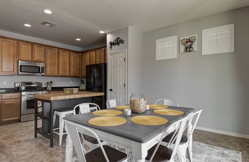Mesa House | Sparkling Pool ~ Very Quiet ~ Backyard & Fire Pit