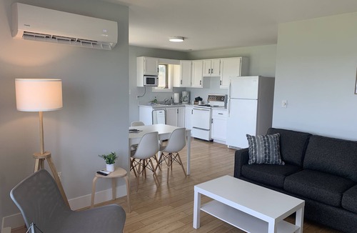 Richibucto House | Sparkling Waters Beachfront, Pool&Hot Tub Access!