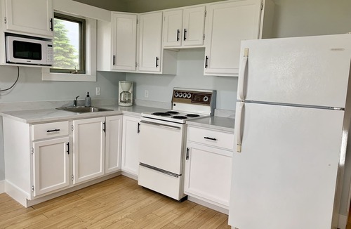 Richibucto House | Sparkling Waters Beachfront, Pool&Hot Tub Access!