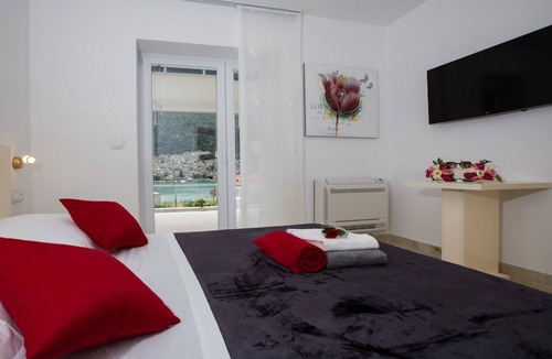 Prijevor Villa | Sparkling Waters Villa near The Old Town