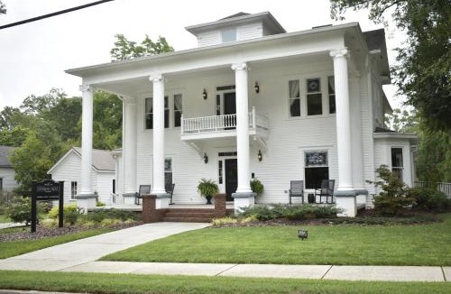 Monroe Hotel | Sparrow Grove Manor