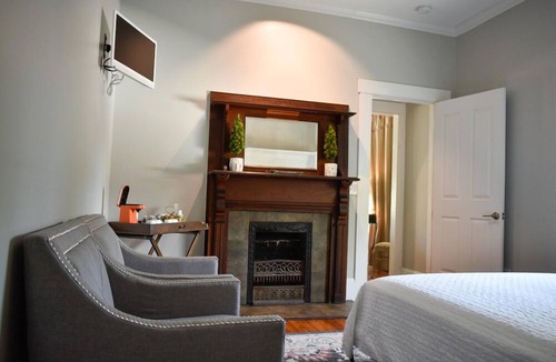 Monroe Hotel | Sparrow Grove Manor