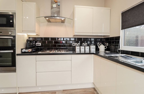 Icklesham House | Sparrows Den Lodge