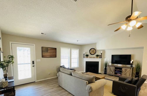 Southmont House | Spartan Lake Front Escape