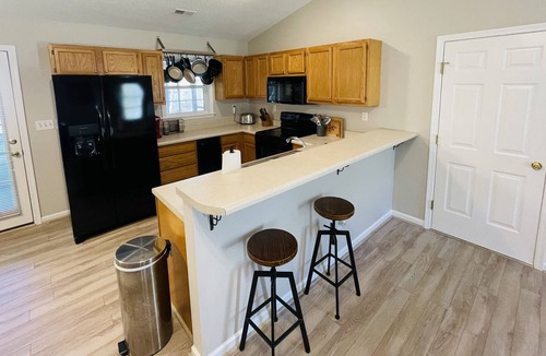 Southmont House | Spartan Lake Front Escape