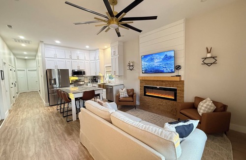 Spartanburg House | Spartanburg Convenience