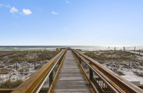 Holiday Isle Condo | SPC8121 - Studio with Murphy Bed - sleeps 4 by RedAwning