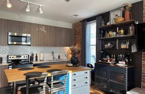 MLK University Apartment | Speakeasy Cityscape Flat - Downtown Chattanooga