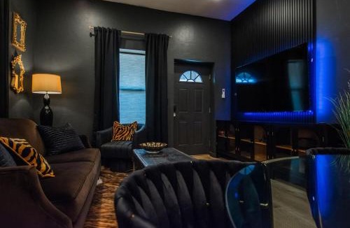 South Broadway Apartment | Speakeasy Suite at ArnoTriplex-Close to Downtown-Pet Friendly!