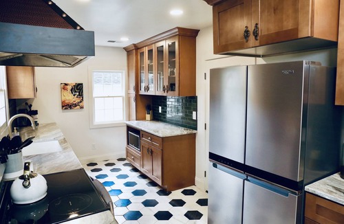 Murfreesboro House | Speakeasy-Walk to Downtown Murf, Fire Pit, Hot Tub