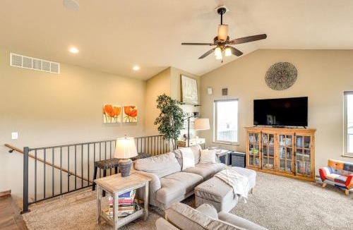 North Spearfish House | Spearfish Retreat with Fireplace and Mountain Views!