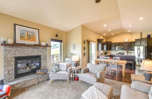 North Spearfish House | Spearfish Retreat with Fireplace and Mountain Views!