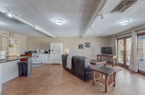 Nob Hill House | Special 50% off: UNM/Knobhill 1King BR-Retreat