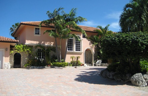 Marathon House | SPECIAL ! April 11 - 25 -2975 per week !